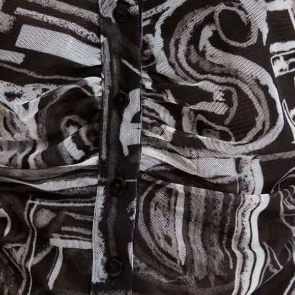 🌸 Desigual Women’s Blouse - Picture 5 of 5